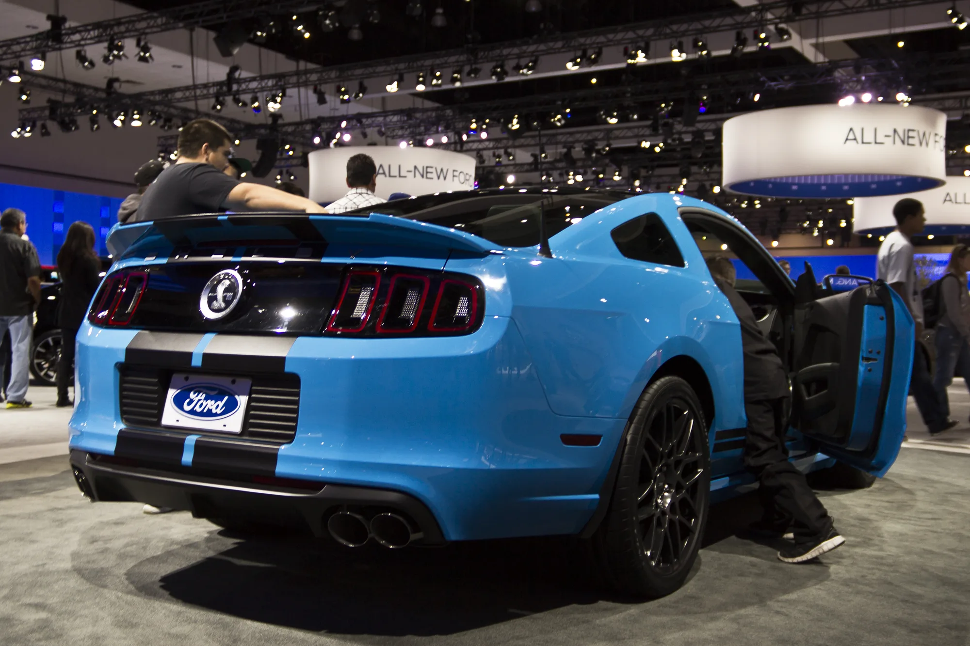 Ford Mustang Shelby 6