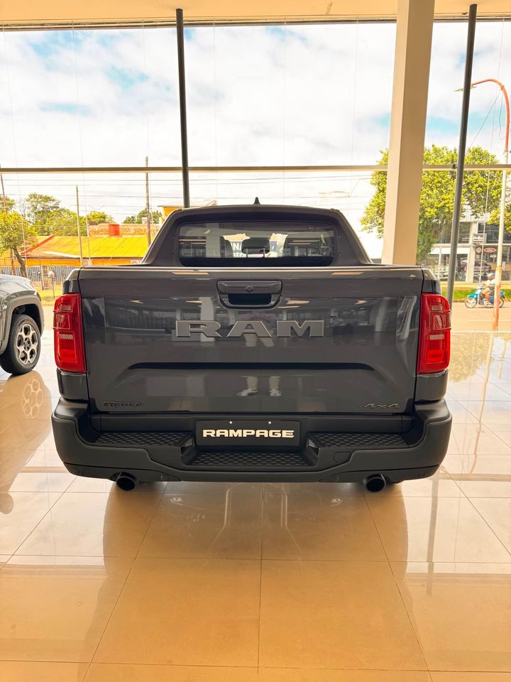 Nuevo RAM Rampage 2.0 Rebel Gme At9 4X4 2024 Gasolero Negro